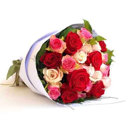 Lovely Mixed Roses Bouquet