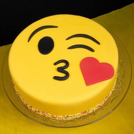 Emoji Wala Cake